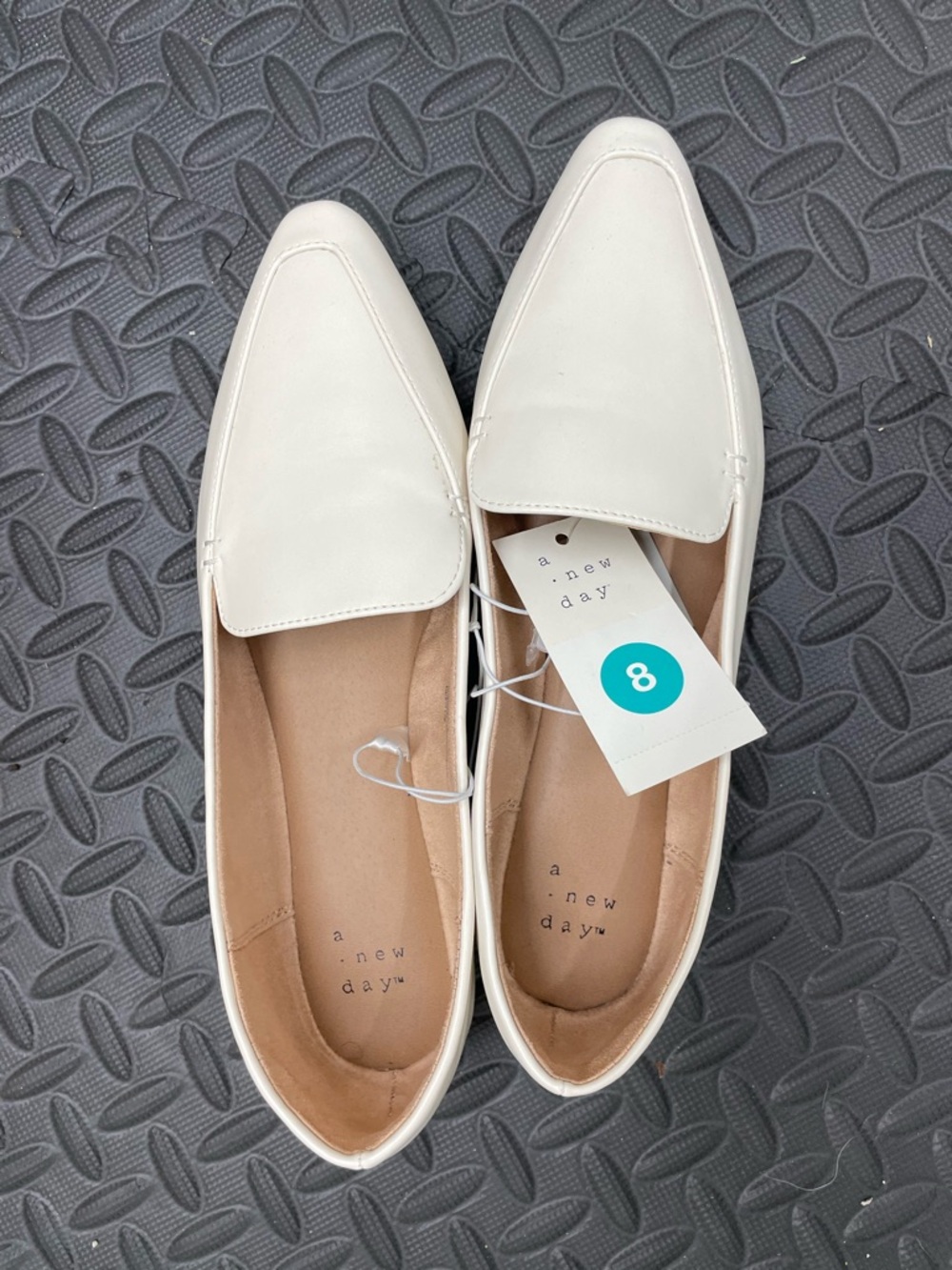 A New Day Women's Shoe Size 8 Cream Faux Leather Hayes Loafer Flats NWT